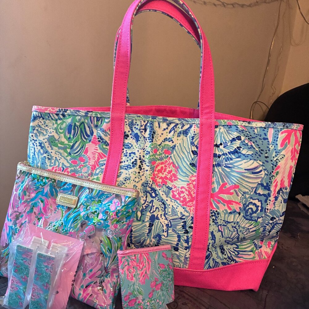 Lilly Pulitzer Zippered Tote Beach Bag & Accessories